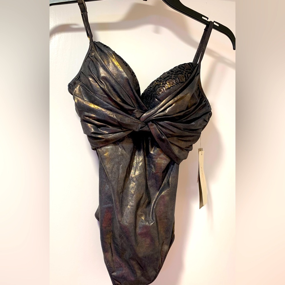 NWT Swimsuit one piece Women with push-ups, size 10